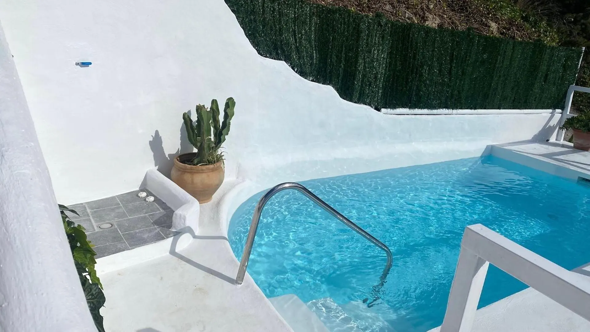 Villa Jardin Piscina Climatizada 프리질리아나